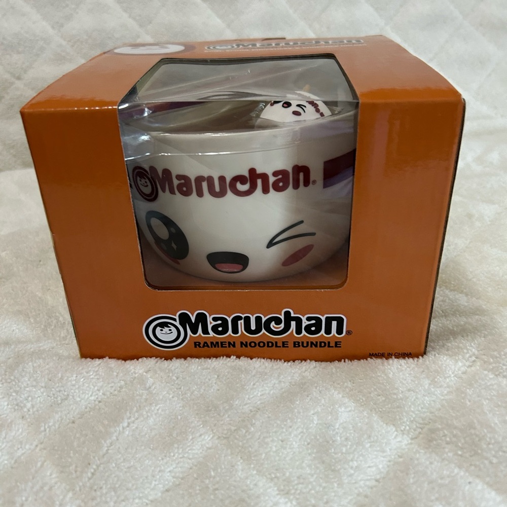 Maruchan Ramen Noodle Bowl Wink Face Bundle W Chopsticks, Sticks Holder & Spoon